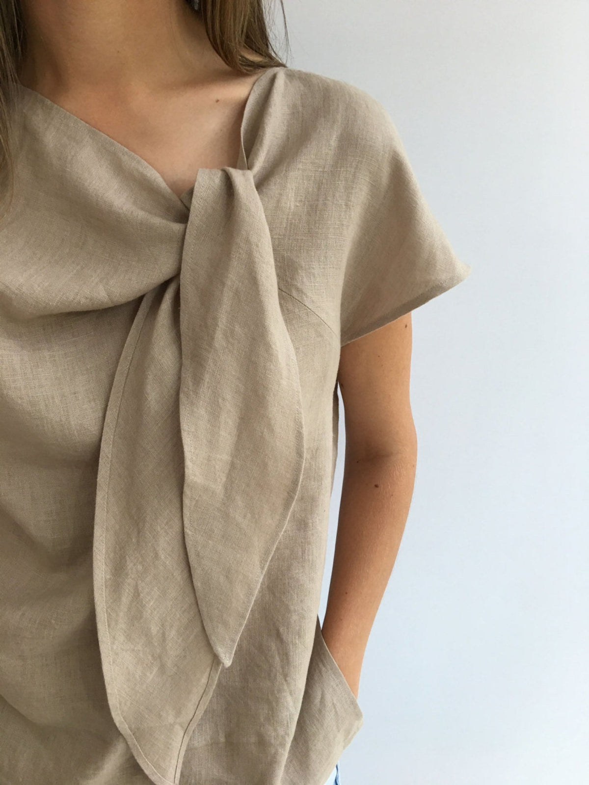 Womens Linen blouse with a Tie