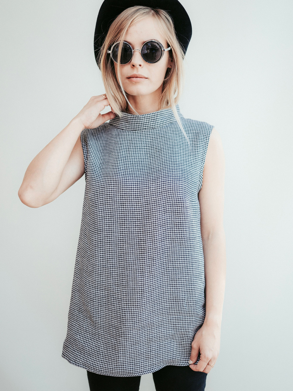 Sleeveless Linen Top with Raised Mock Neck &#39;Caroline - Summer&#39;