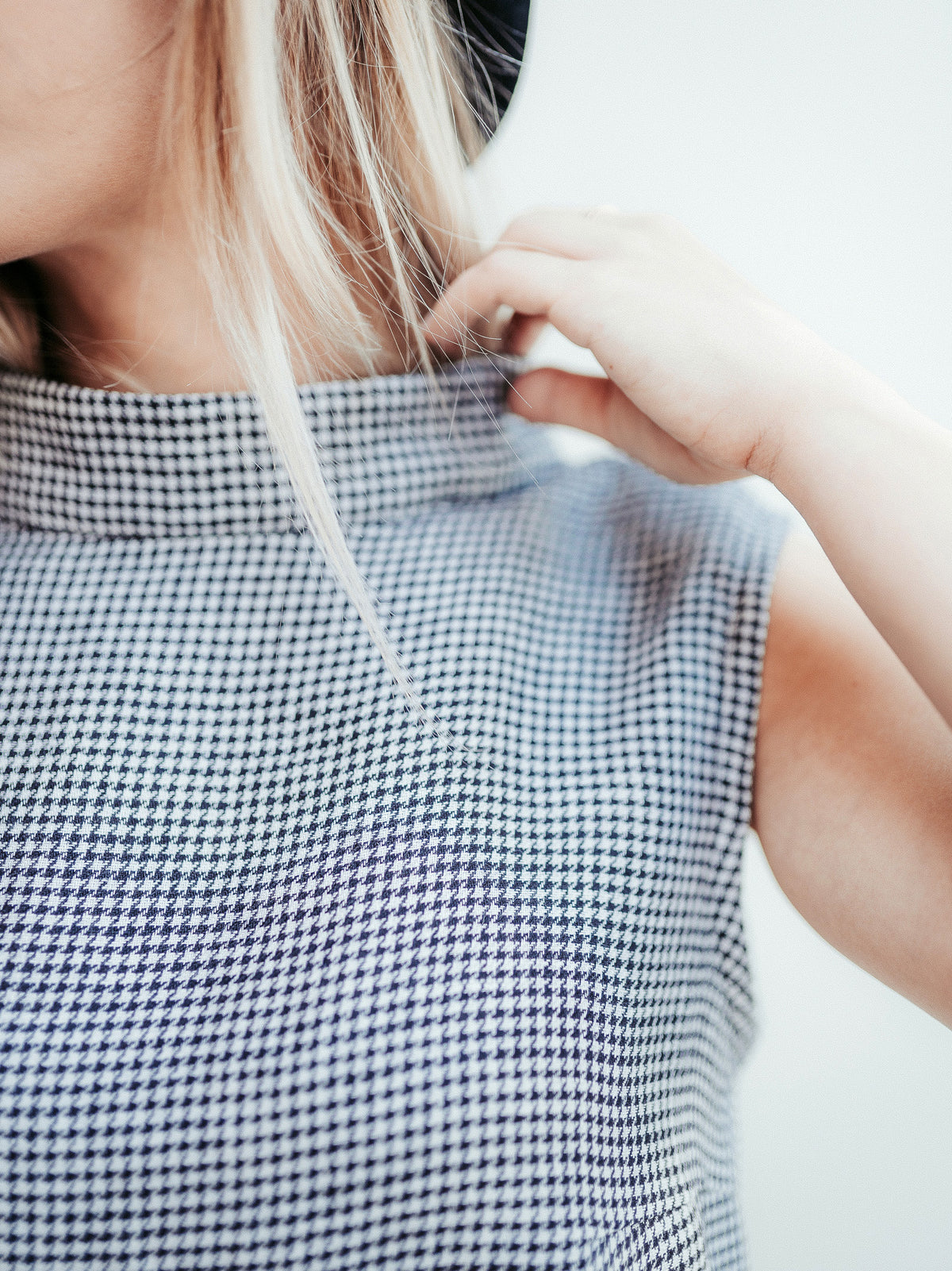 Sleeveless Linen Top with Raised Mock Neck &#39;Caroline - Summer&#39;
