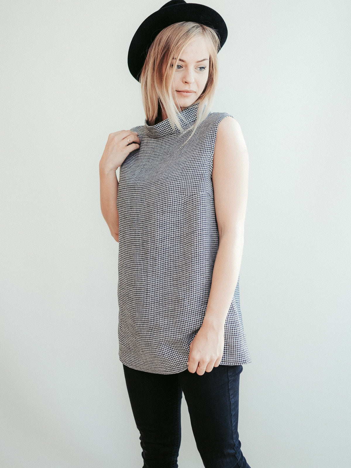 Sleeveless Linen Top with Raised Mock Neck Caroline Summer Linenbee