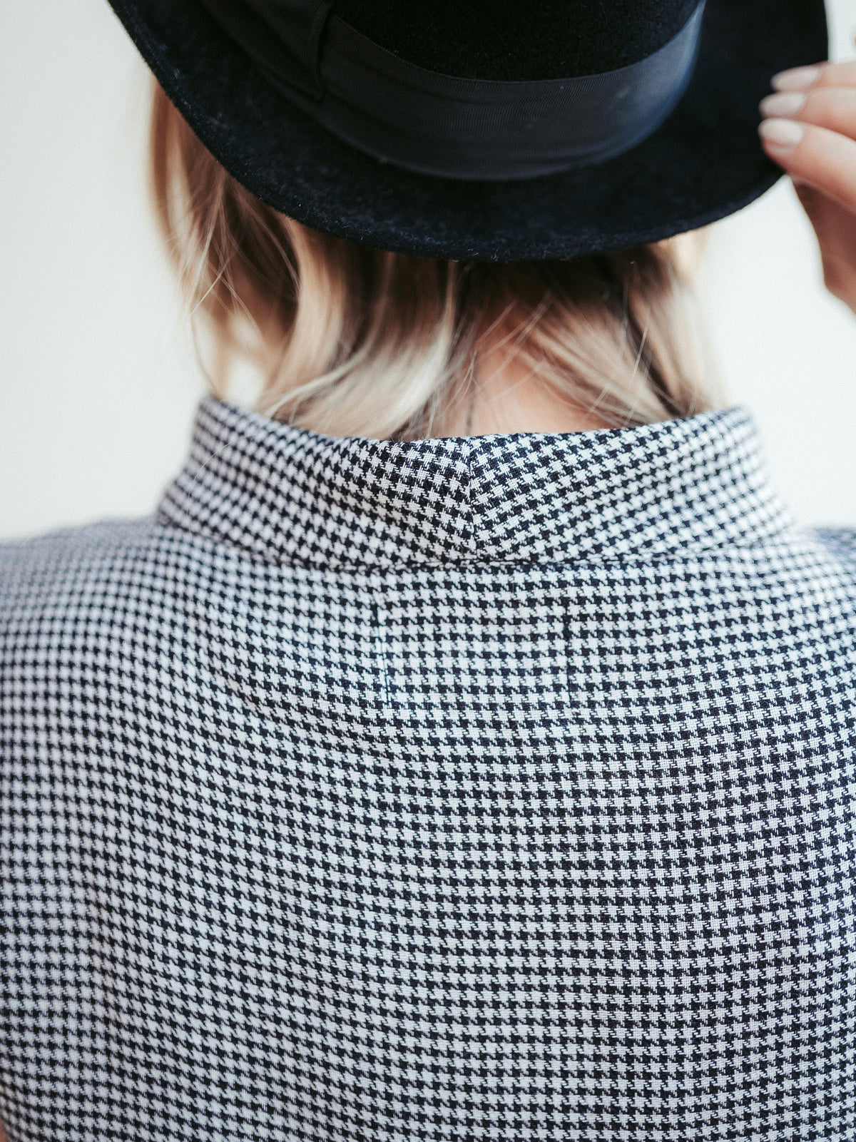 Sleeveless Linen Top with Raised Mock Neck &#39;Caroline - Summer&#39;