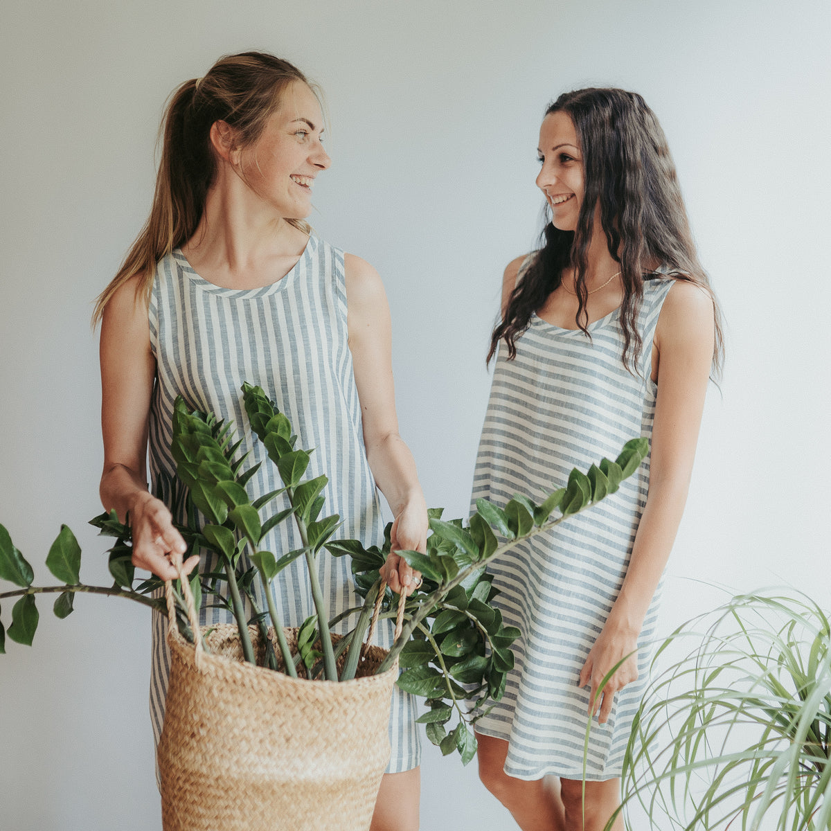 Black linen jumper dress discount