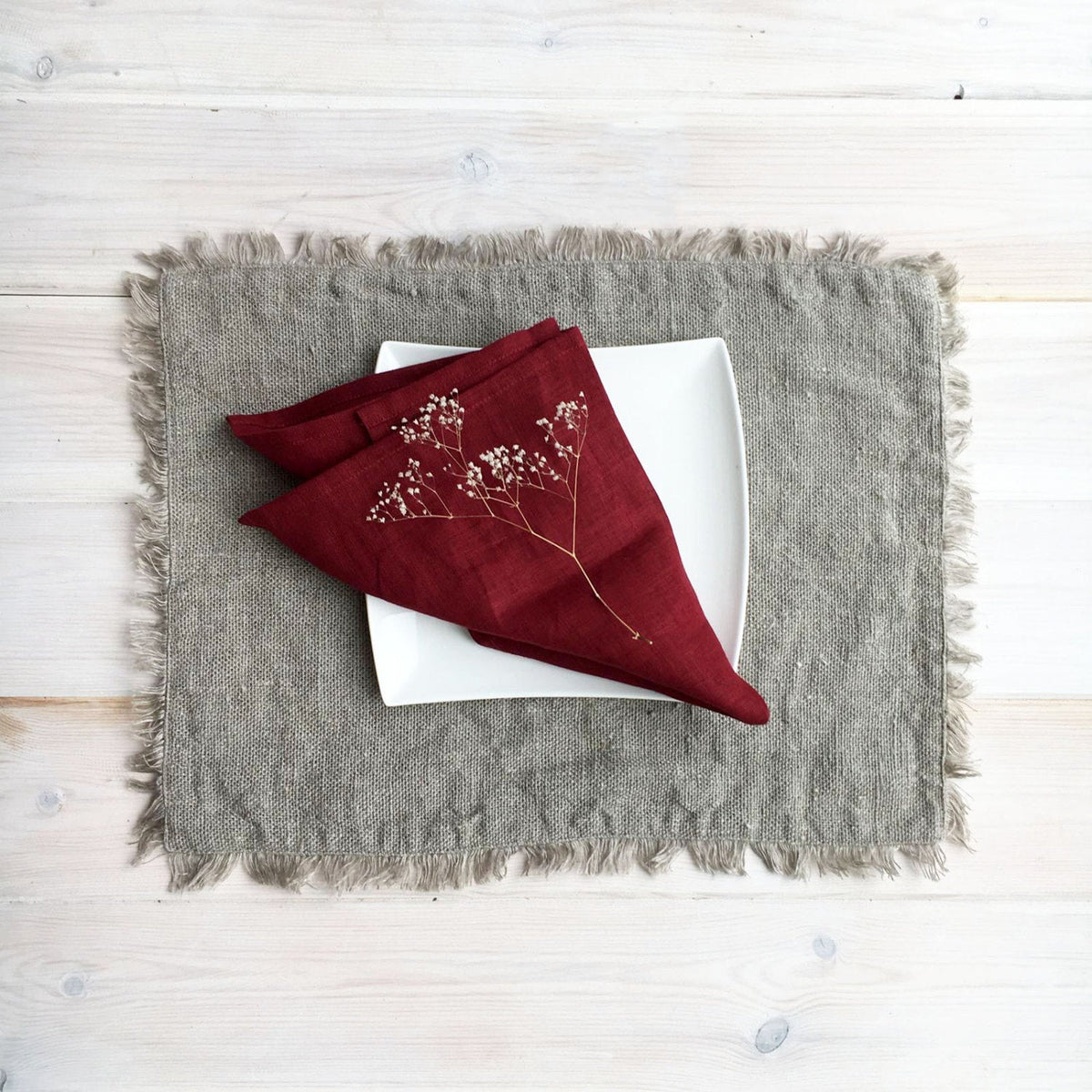 Christmas Napkins, Maroon Red Linen Napkins, Cloth napkins, Red Napkins, Maroon Napkins, Christmas Table, Holiday Table, Set of napkins