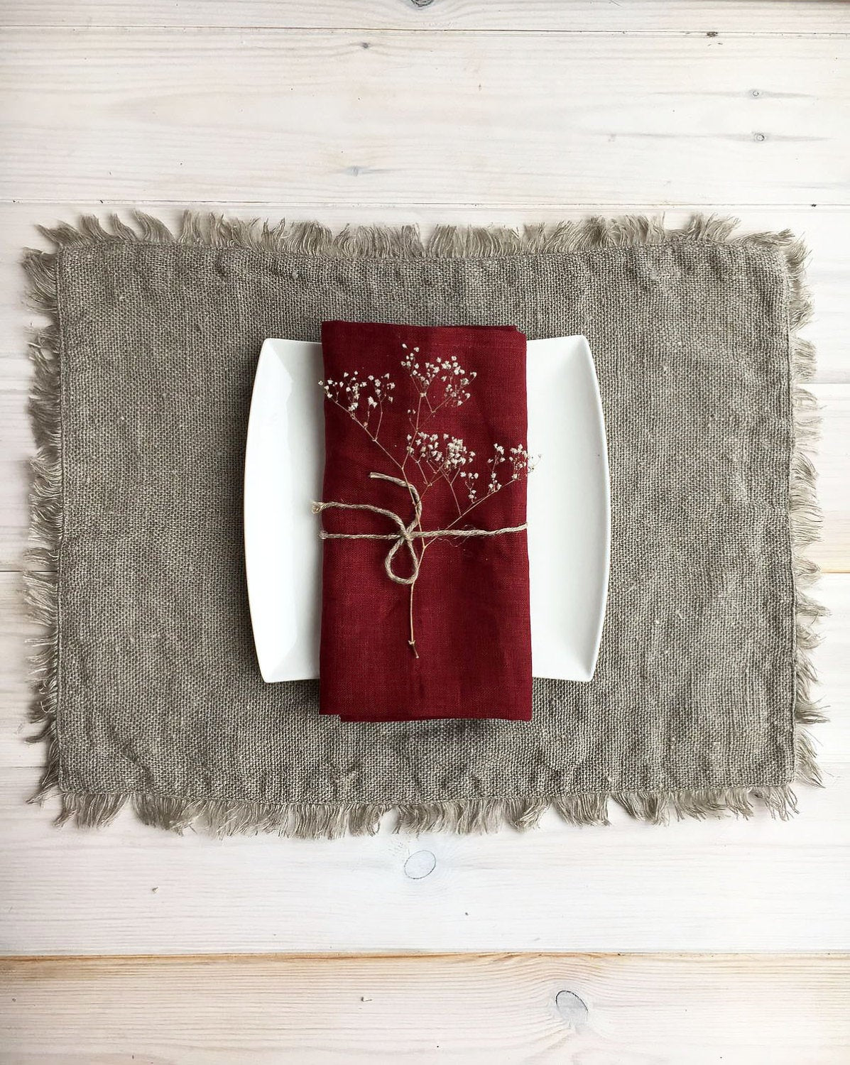 Christmas Napkins, Maroon Red Linen Napkins, Cloth napkins, Red Napkins, Maroon Napkins, Christmas Table, Holiday Table, Set of napkins