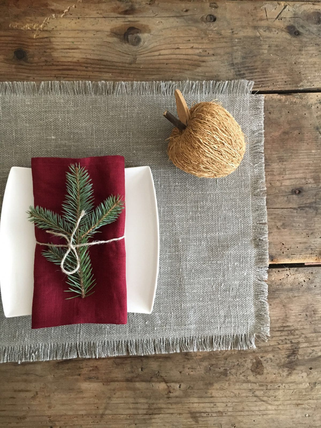 Christmas Napkins, Maroon Red Linen Napkins, Cloth napkins, Red Napkins, Maroon Napkins, Christmas Table, Holiday Table, Set of napkins