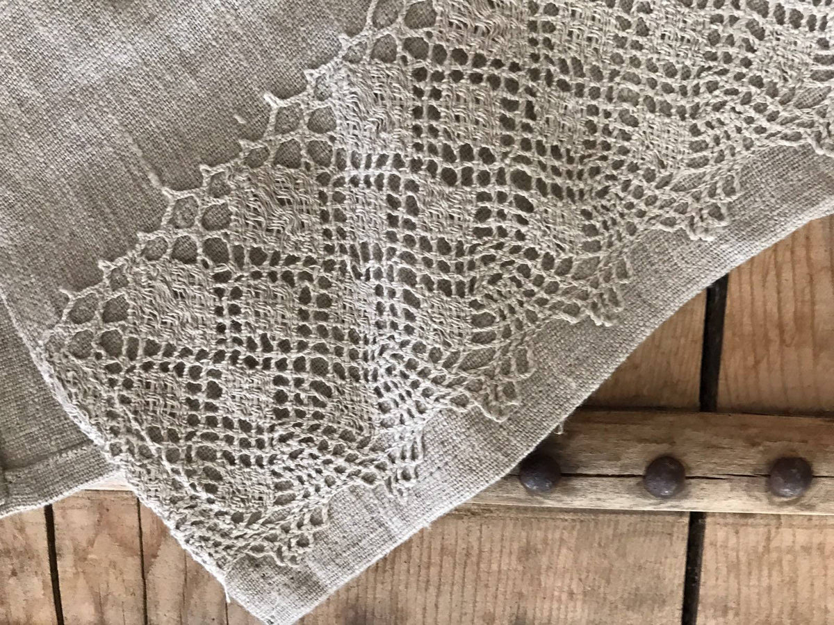 Romantic Linen Tea Towels with Lace, Guest Towels set of three Natural Linen Hand Towels, Durable Towels, Rustic towels Linen Kitchen Towels