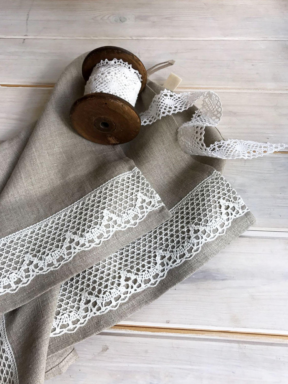 Romantic Linen Tea Towels with Lace, Guest Towels set of three Natural Linen Hand Towels, Durable Towels, Rustic towels Linen Kitchen Towels