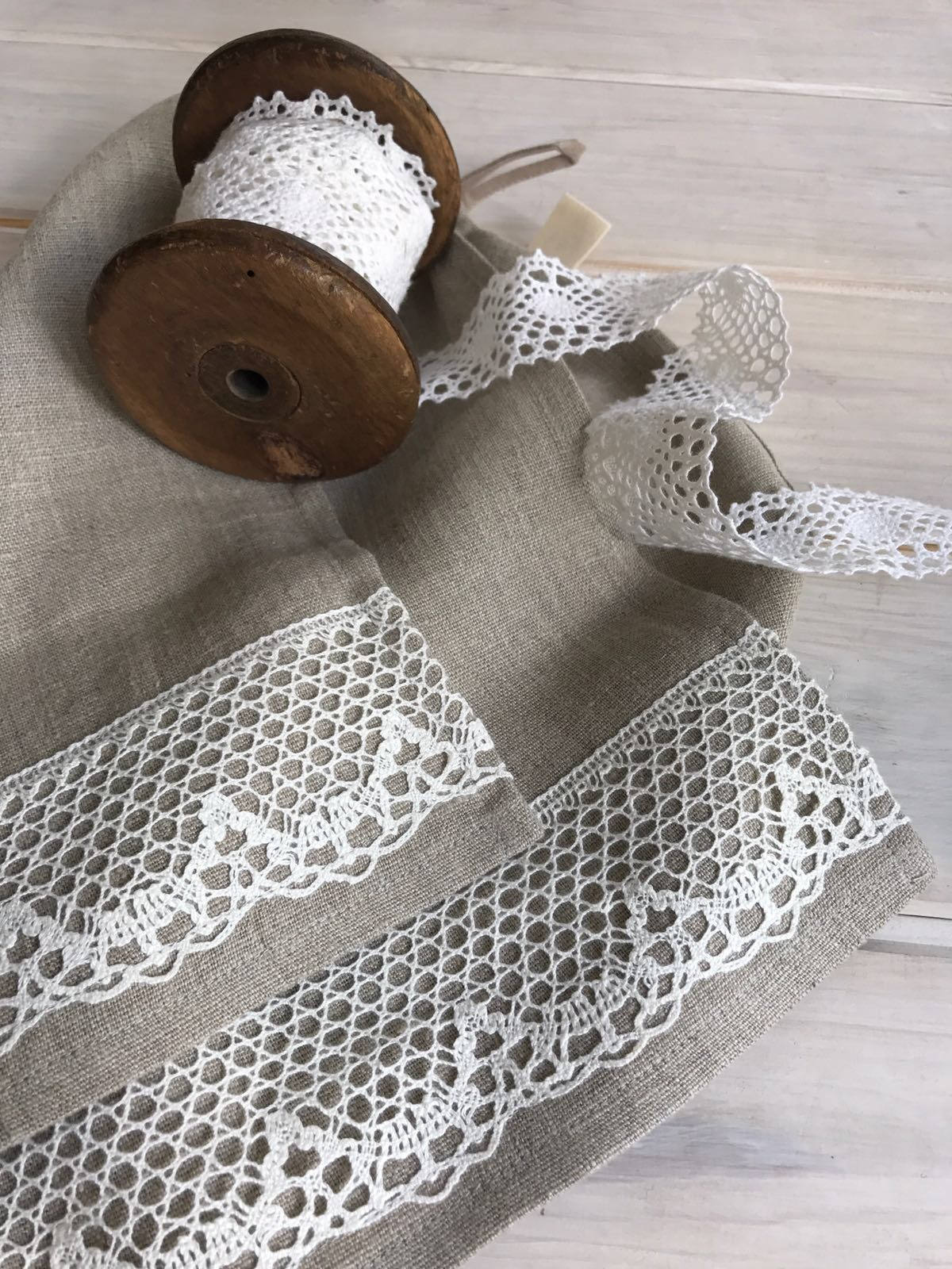 Romantic Linen Tea Towels with Lace, Guest Towels set of three Natural Linen Hand Towels, Durable Towels, Rustic towels Linen Kitchen Towels