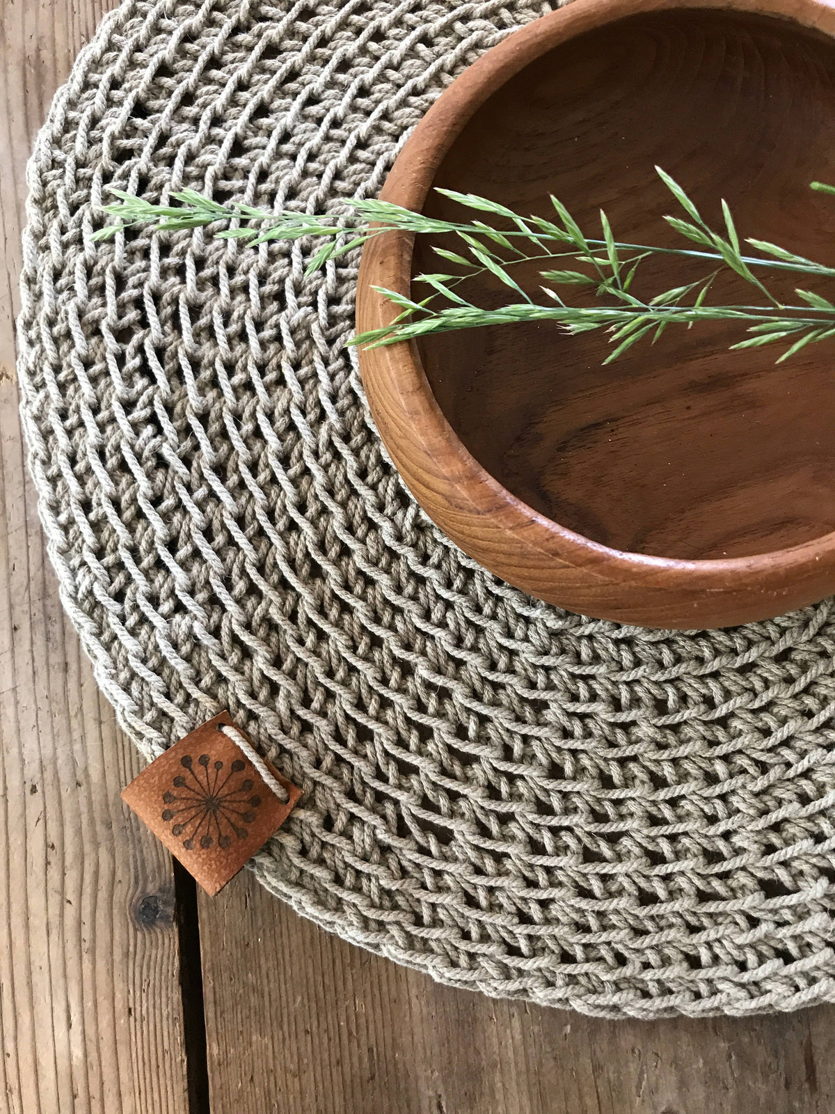 Round Linen placemats, Rustic Placemats, Circle Placemats, Country Placemats, Natural Placemats, Crochet Placemats, Natural linen placemats