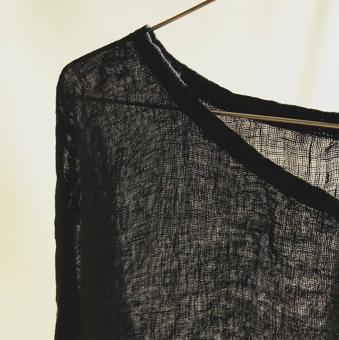 【argue】linen voile gauze pullover ブラック Black Gauze Linen Tunic 'Nicole' - Linenbee