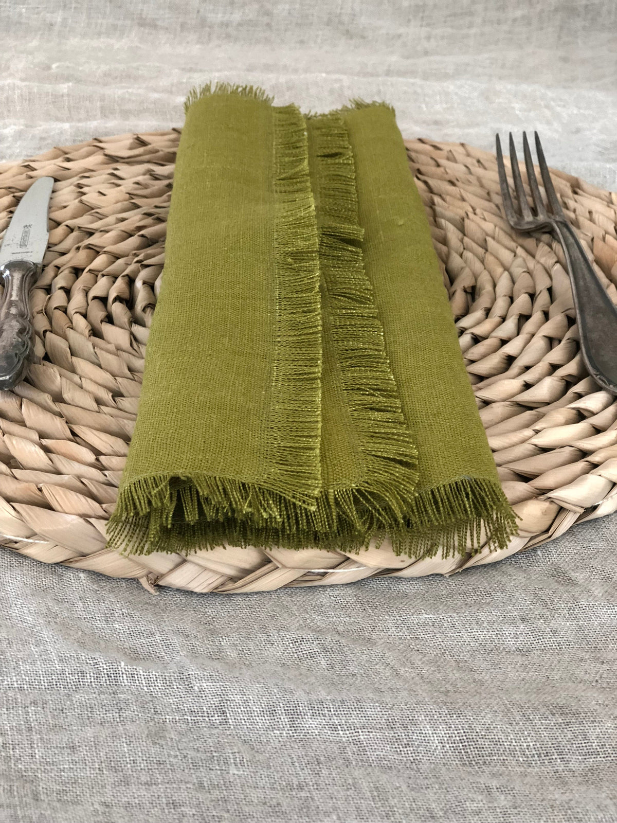 Green Linen Napkins with Frayed Edges, Napkins, Christmas table, Set of Six Natural Cloth Napkins, Cloth Dining Napkins, Frayed Napkins