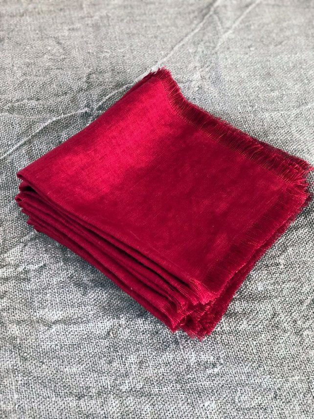 Christmas Linen Napkins with Frayed Edges, Christmas Red Napkins, Christmas table, Set of Six Cloth Napkins, Cloth Dining Napkins Red Frayed