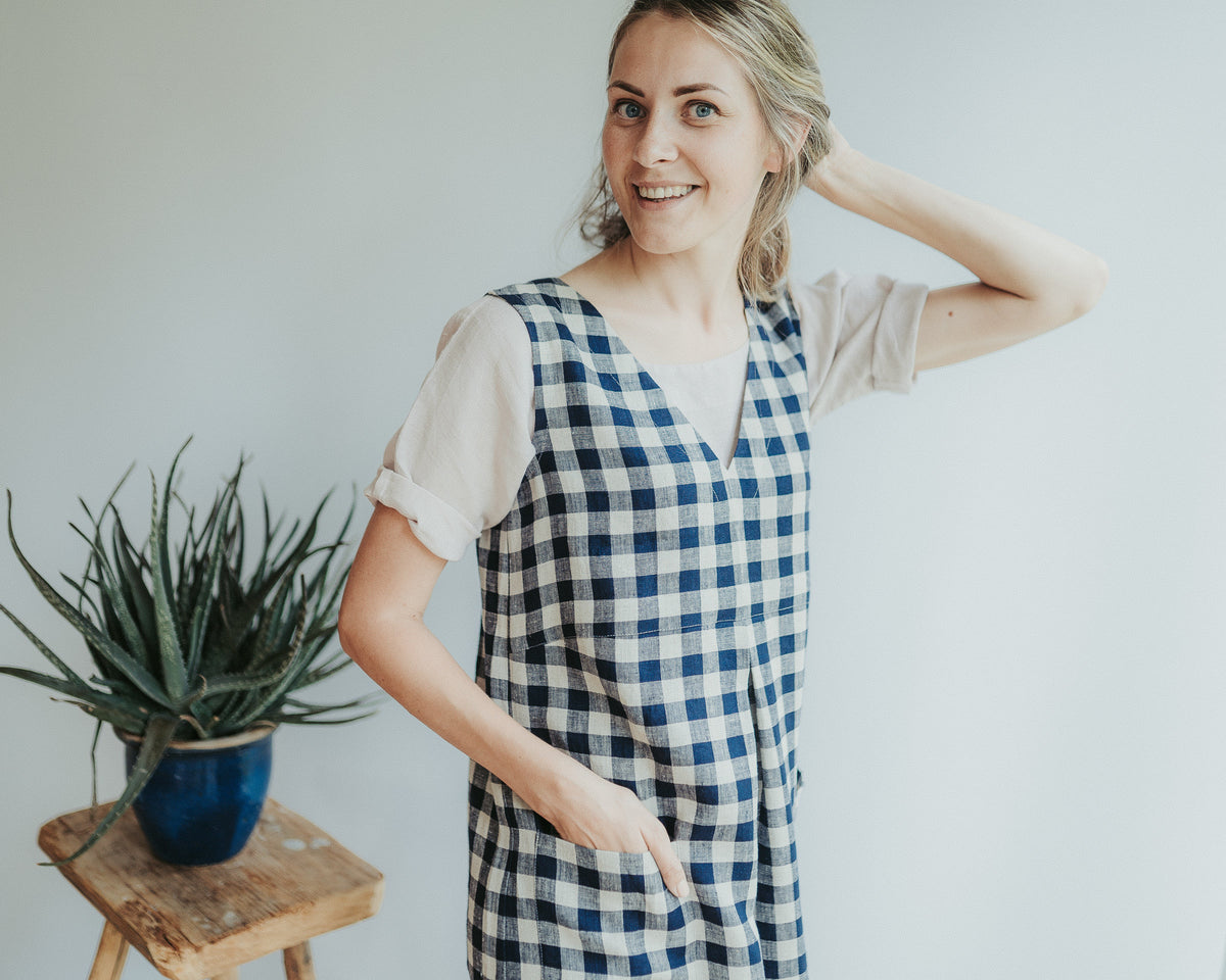 Amazon.com: TALIBSA Pinafore Apron Dress,Japanese Cotton Linen Cross Back  Apron for Women with Pockets，Pinafore Dress with Waist Ties (Daisy Flower)  : Home & Kitchen