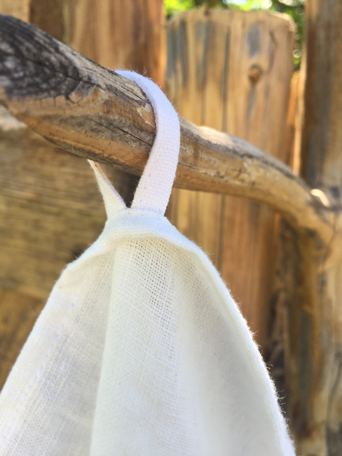 Face towels, set of four soft guest towels, white linen towels, ruffled french linen look by Linenbee