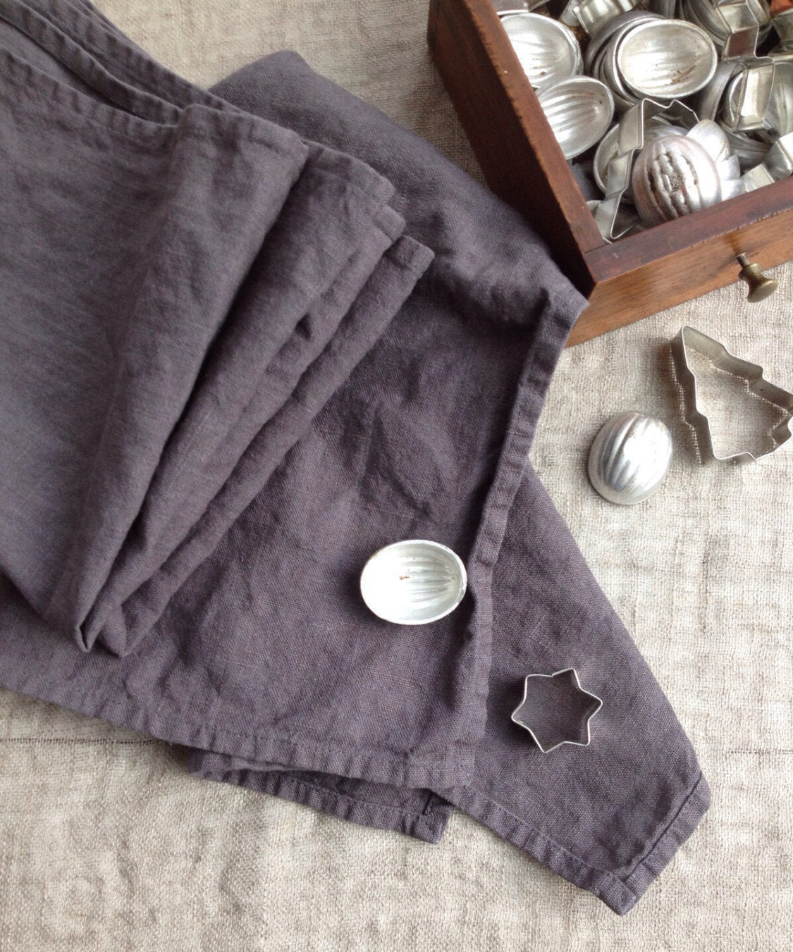 Linen Towels, Set of three Dark Grey Kitchen towels - Linenbee