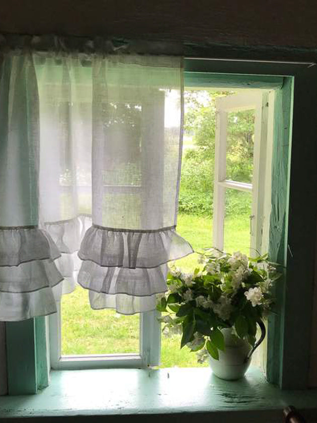White Linen Curtain with Ruffles, Richly Ruffled Linen Valance